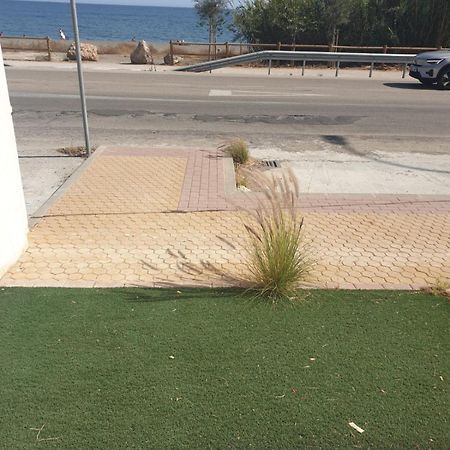 Piso en la playa Benajarafe Apartment Bagian luar foto